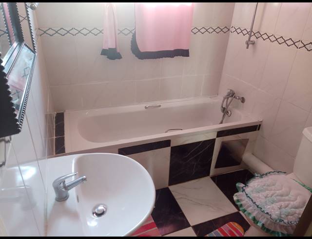 2 BEDROOM DUPLEX FOR SALE IN VAN RIEBEECK PARK